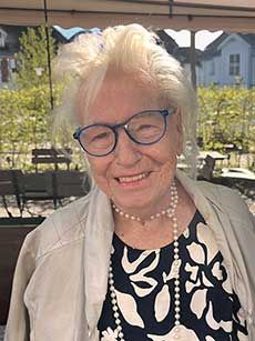 Sternberger Laura